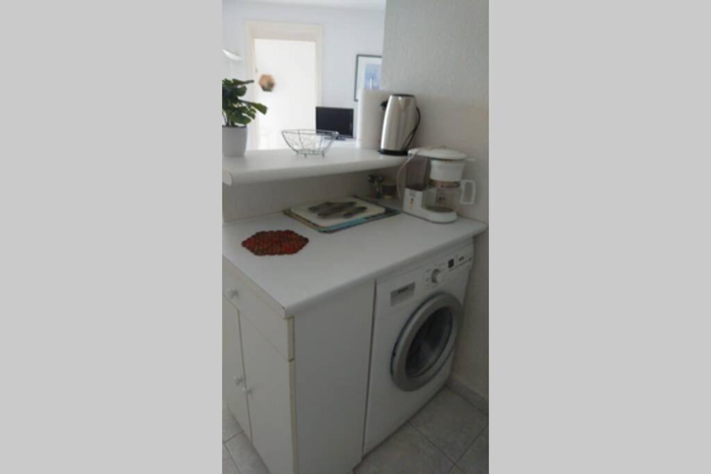 Fréjus T2 Climatise A 5 Minutes A Pied De La Plage Avec Parking, Piscine Et Wifi מראה חיצוני תמונה